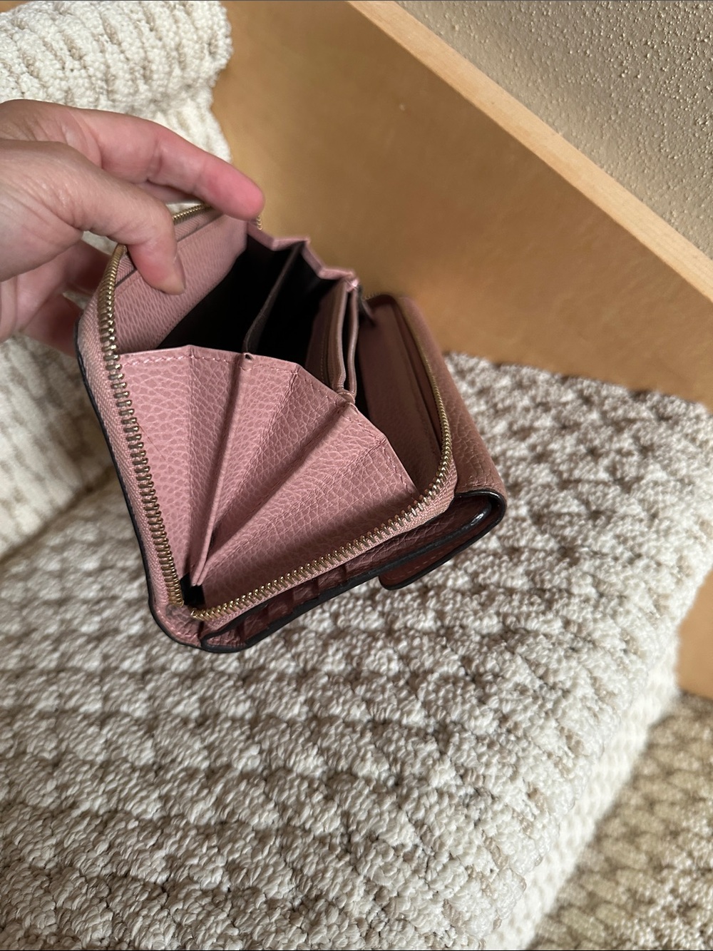 Gucci Calfskin Interlocking G Continental Wallet - Picture 12 of 17